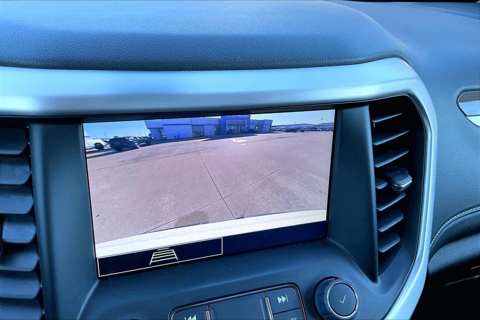 Used 2023 GMC Acadia SLE FWD image 26