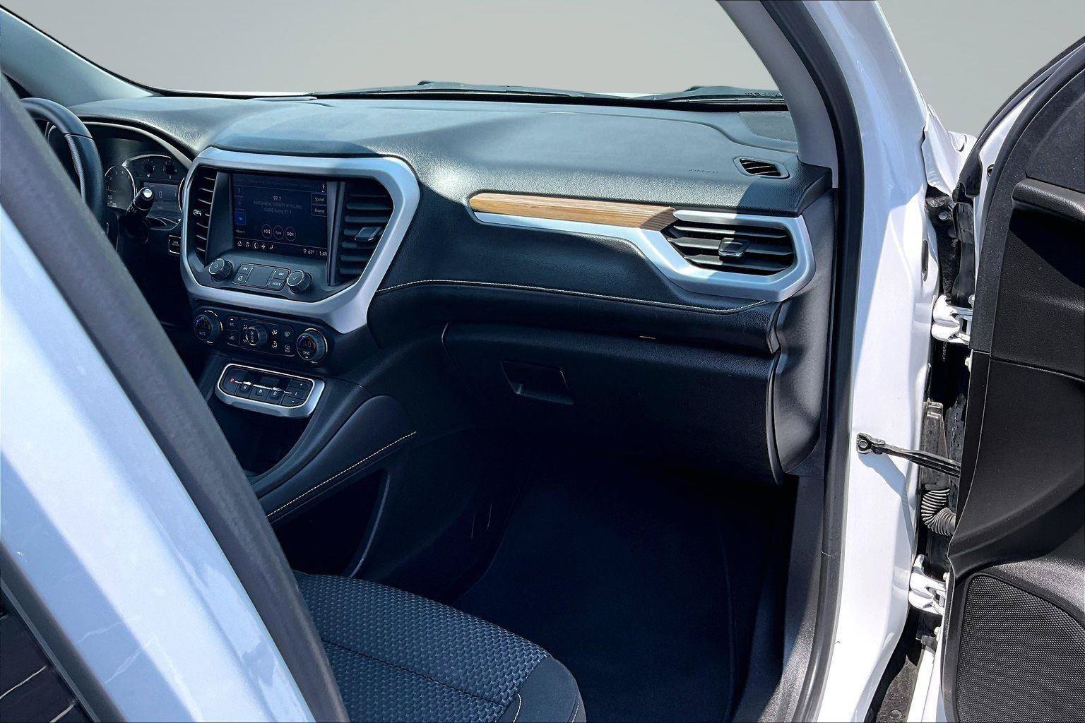 Used 2023 GMC Acadia SLE w/ Driver Convenience Package AWD/4WD image 18