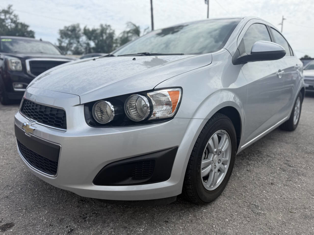 Used 2014 Chevrolet Sonic LT FWD image 2