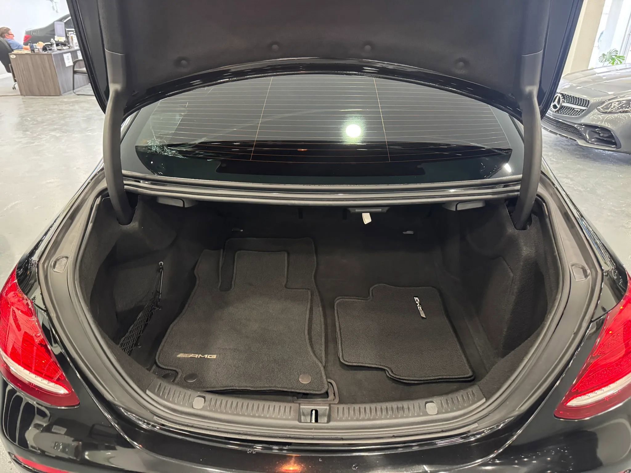 Used 2019 Mercedes-Benz E 63 AMG S image 32