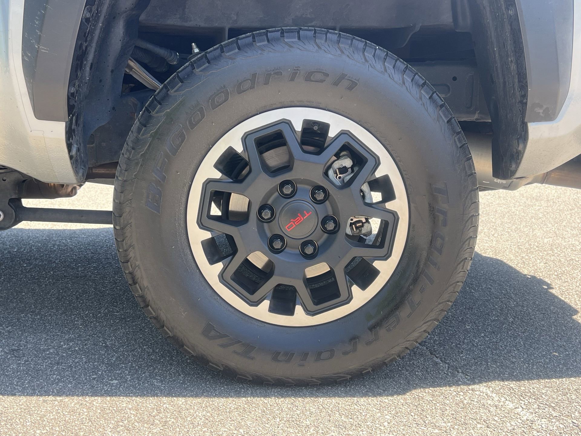 Used 2024 Toyota Tacoma TRD Off-Road image 28