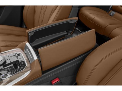 Used 2022 BMW X7 M50i image 17