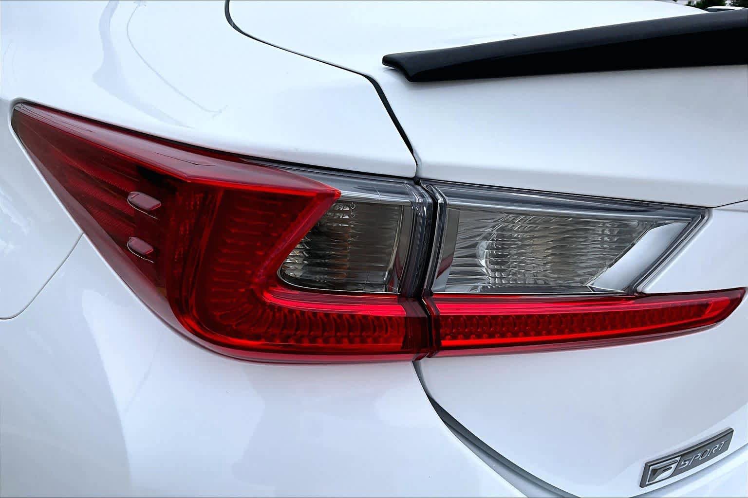 Used 2016 Lexus RC 200t RWD image 26