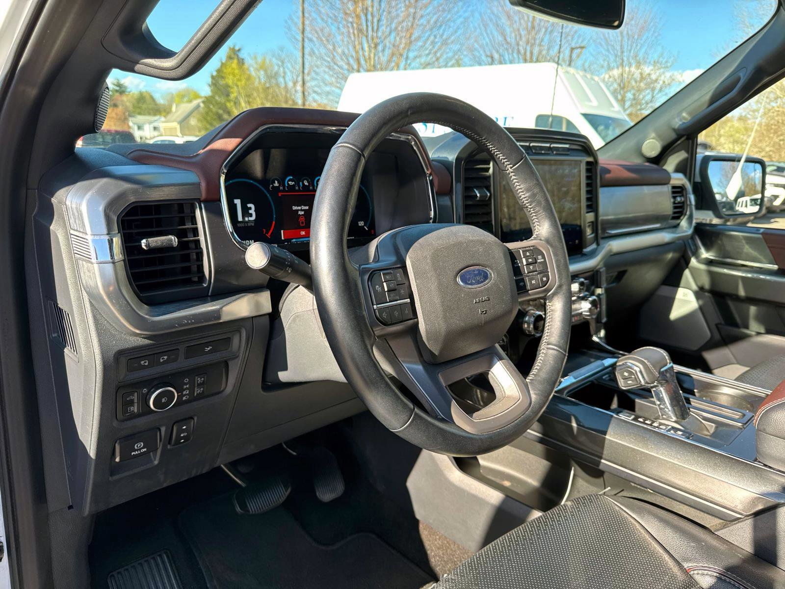 Used 2022 Ford F150 Lariat w/ Equipment Group 502A High AWD/4WD image 11