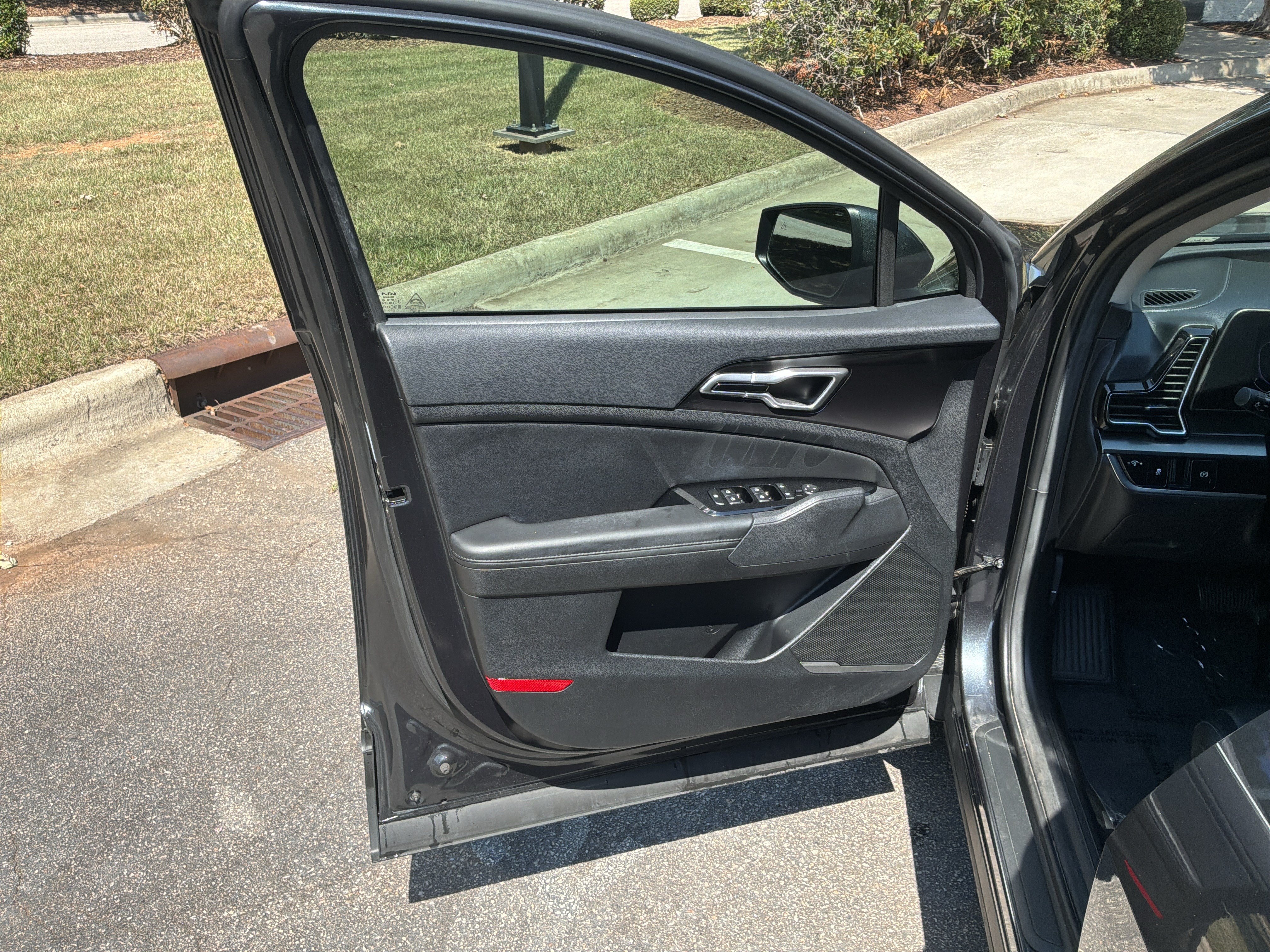 Used 2024 Kia Sportage EX FWD image 14