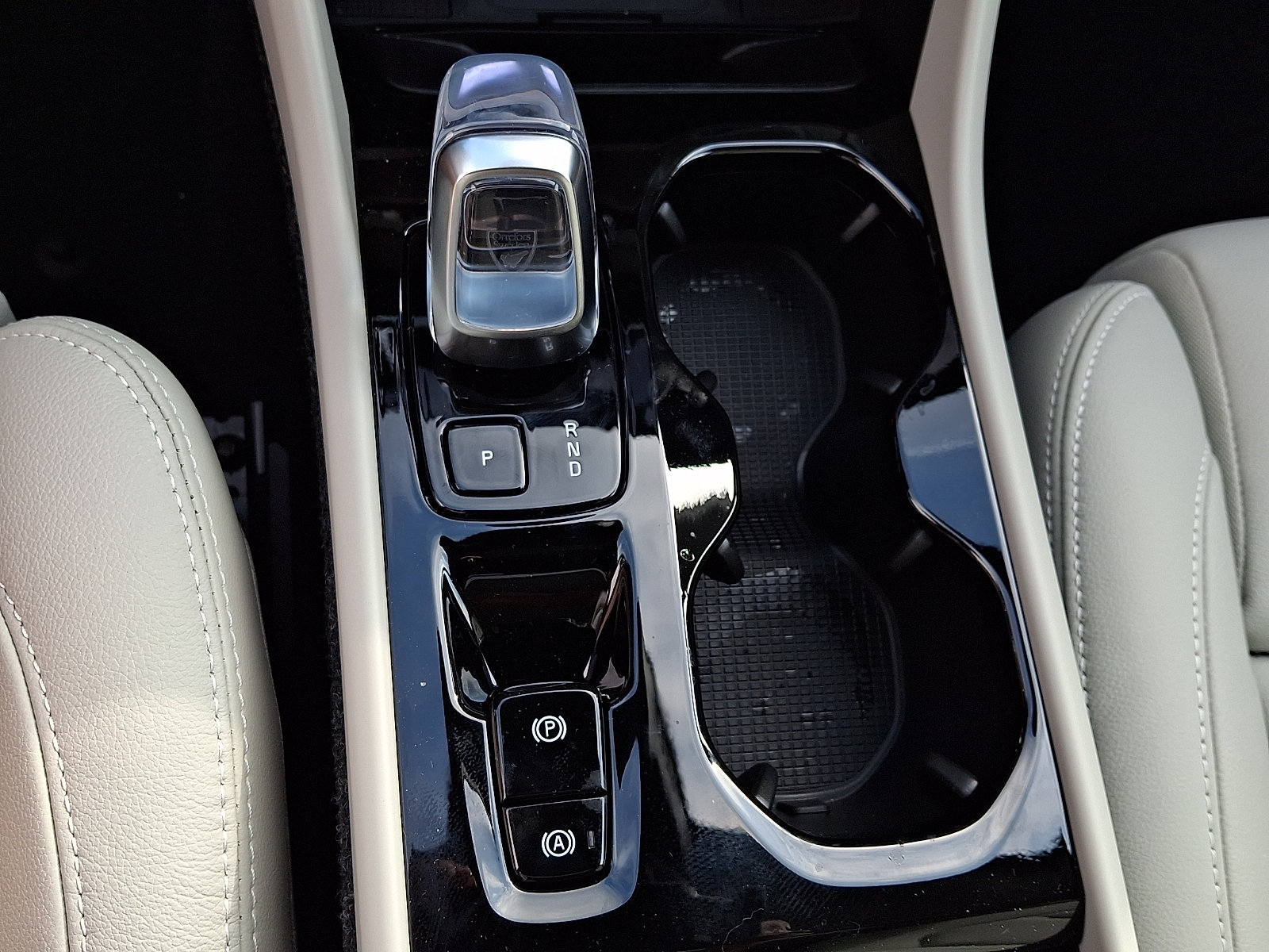 New 2026 Volvo XC40 B5 Ultra w/ Climate Package AWD/4WD image 9