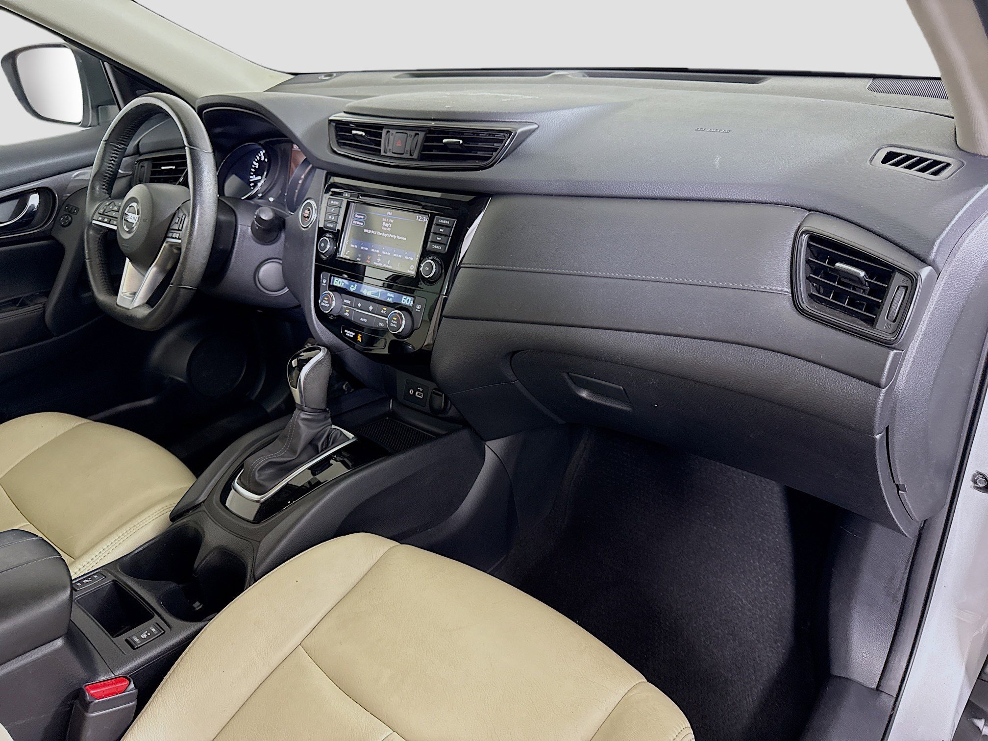 Used 2019 Nissan Rogue SV image 30