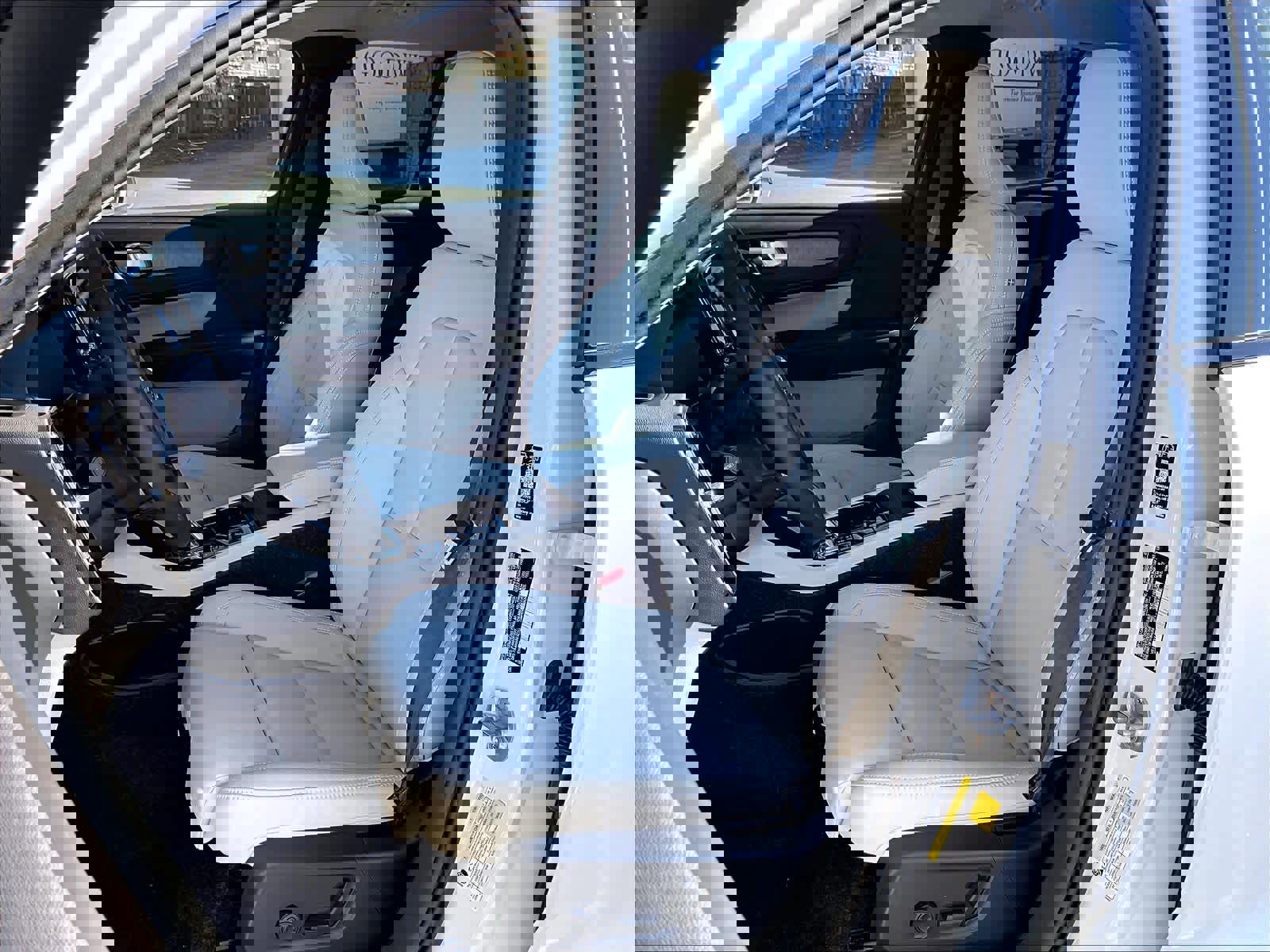 New 2026 Volvo XC40 B5 Plus w/ Protection Package Premier AWD/4WD image 11