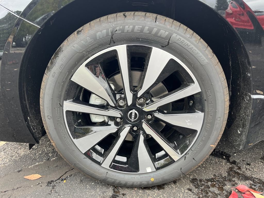 New 2025 Nissan Sentra SV w/ SV Premium Package image 9