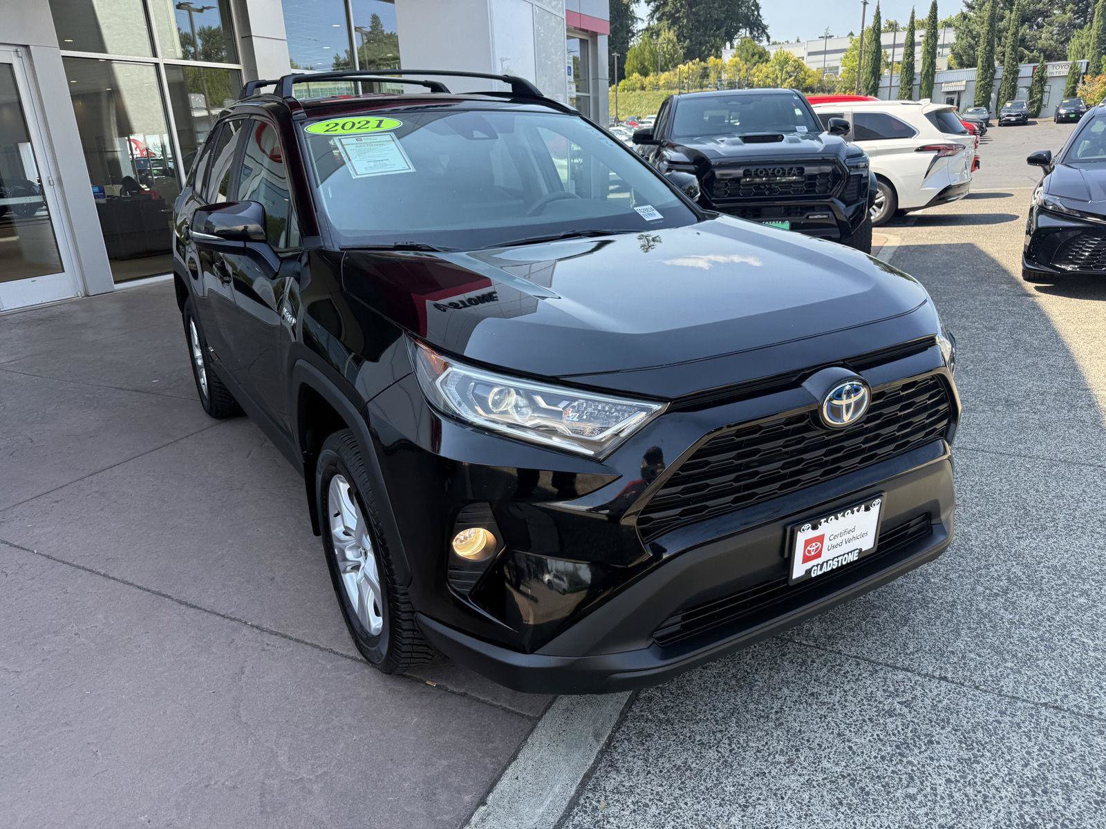 Certified 2021 Toyota RAV4 XLE w/ Carpet Mat Package (TMS) AWD/4WD image 22