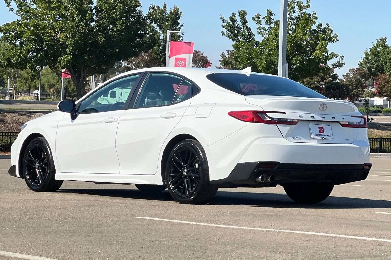 Certified 2025 Toyota Camry SE FWD image 6