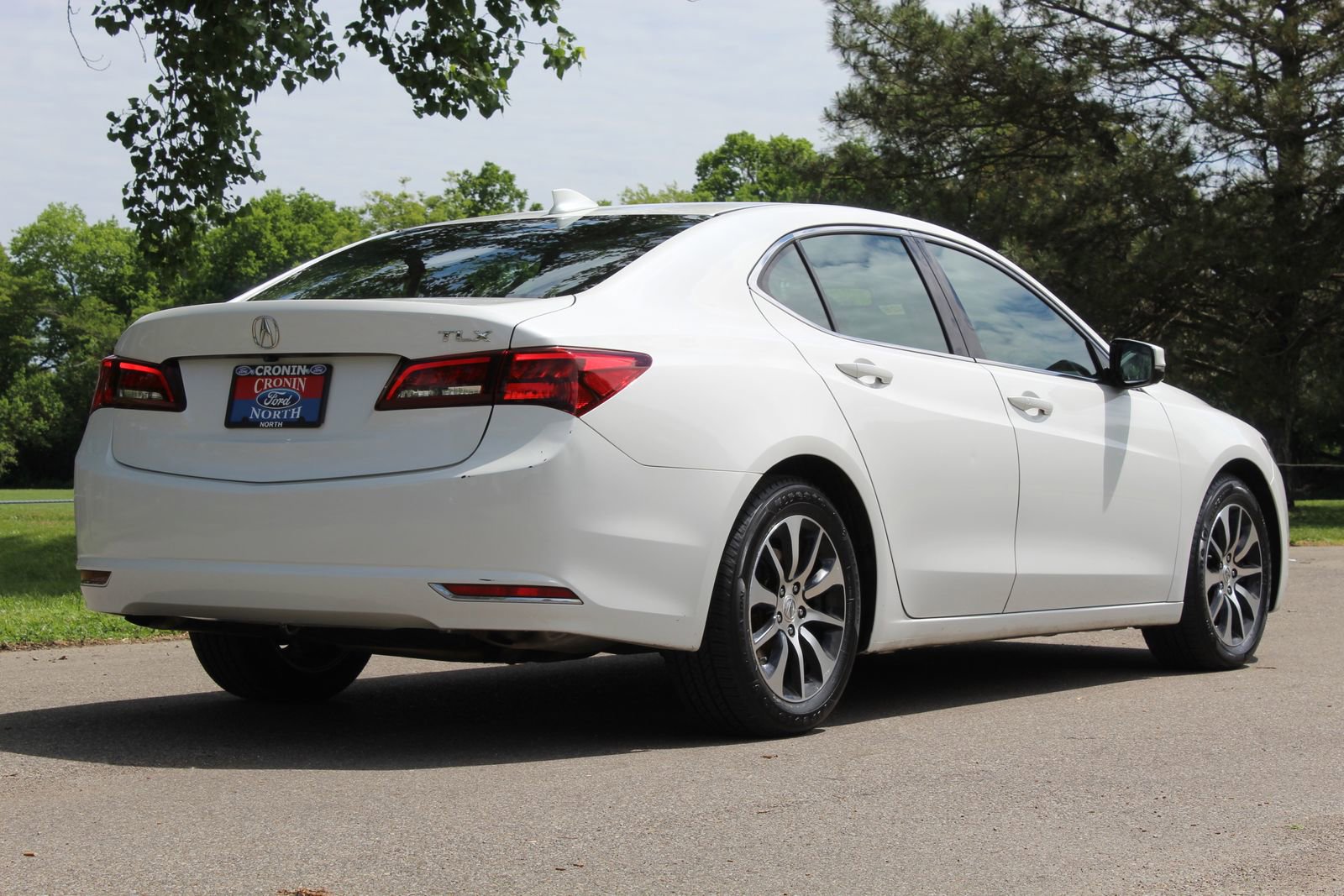Used 2017 Acura TLX FWD image 7