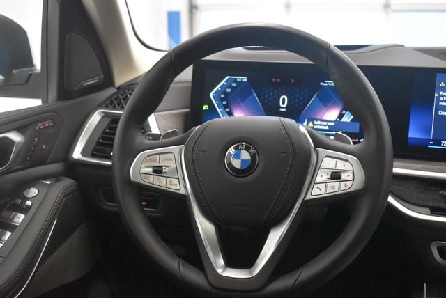 Used 2026 BMW X7 xDrive40i AWD/4WD image 24