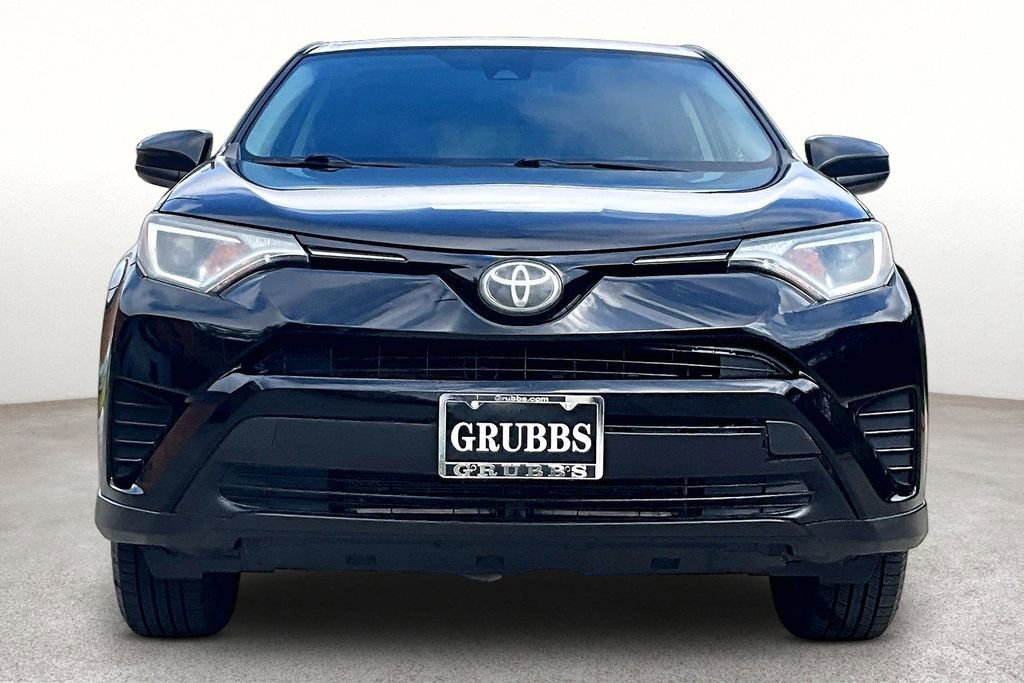 Used 2018 Toyota RAV4 LE image 6