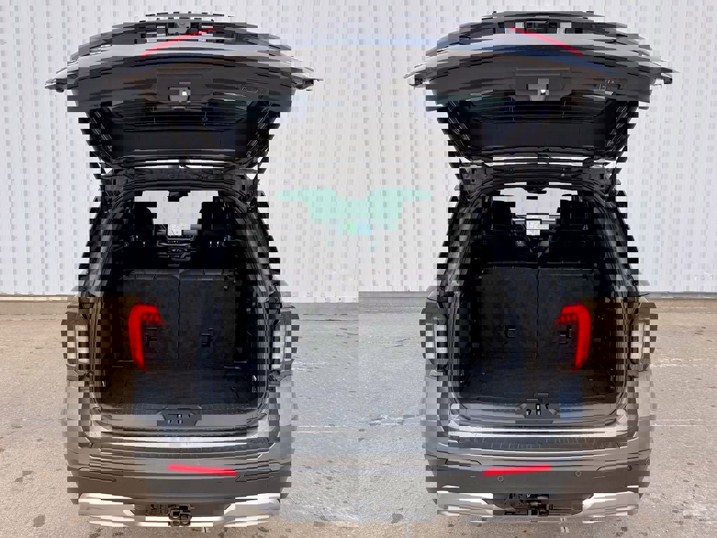 Certified 2025 Ford Explorer Platinum w/ LUX Leather Package AWD/4WD image 17