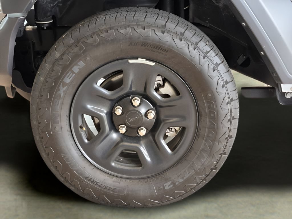 Used 2025 Jeep Wrangler Sport AWD/4WD image 10