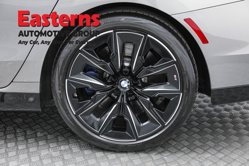 Used 2023 BMW 760i xDrive w/ Executive Package AWD/4WD image 36
