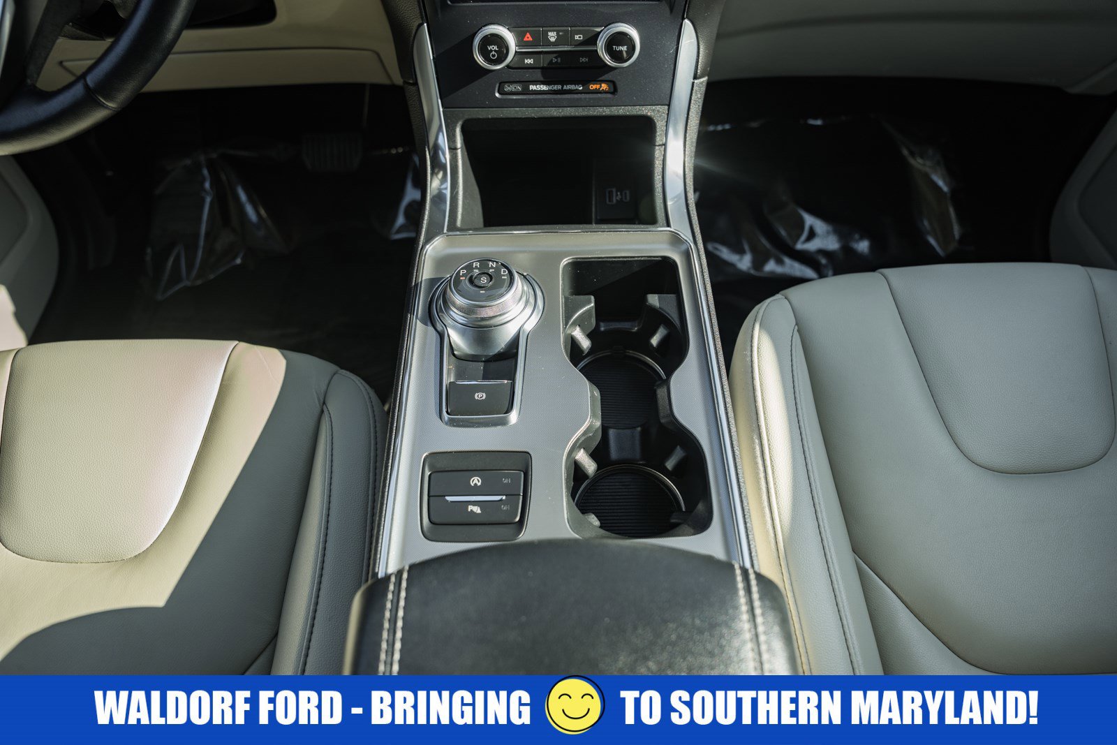 Used 2022 Ford Edge Titanium image 32