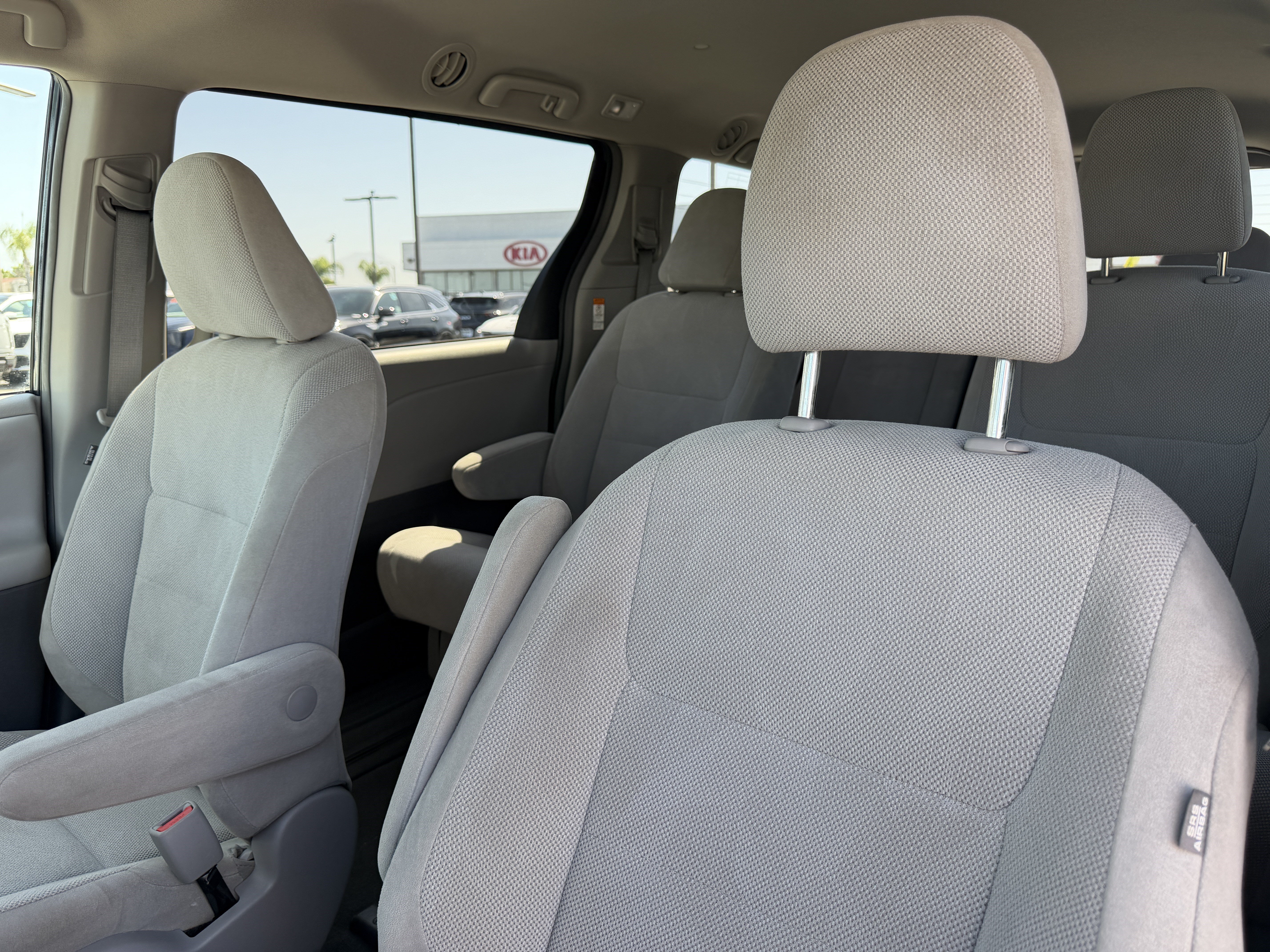 Used 2019 Toyota Sienna L FWD image 16