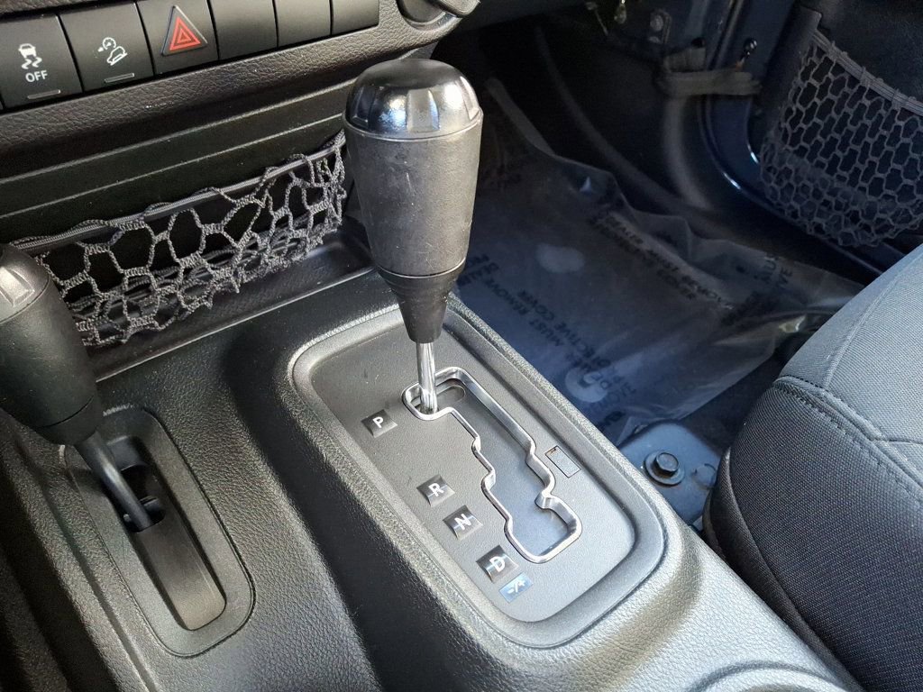 Used 2016 Jeep Wrangler Unlimited Sport image 14