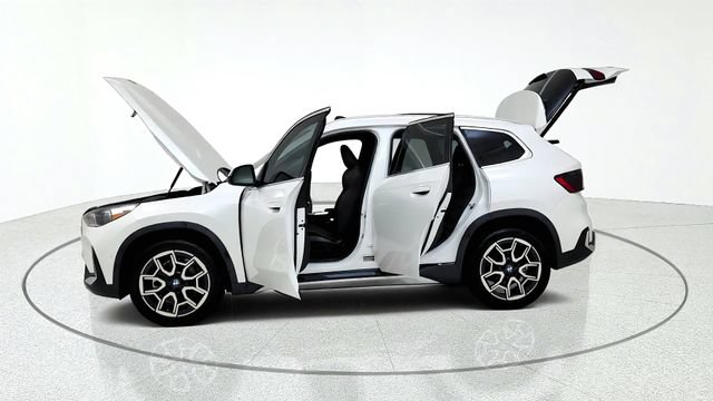 Used 2025 BMW X1 xDrive28i AWD/4WD image 15