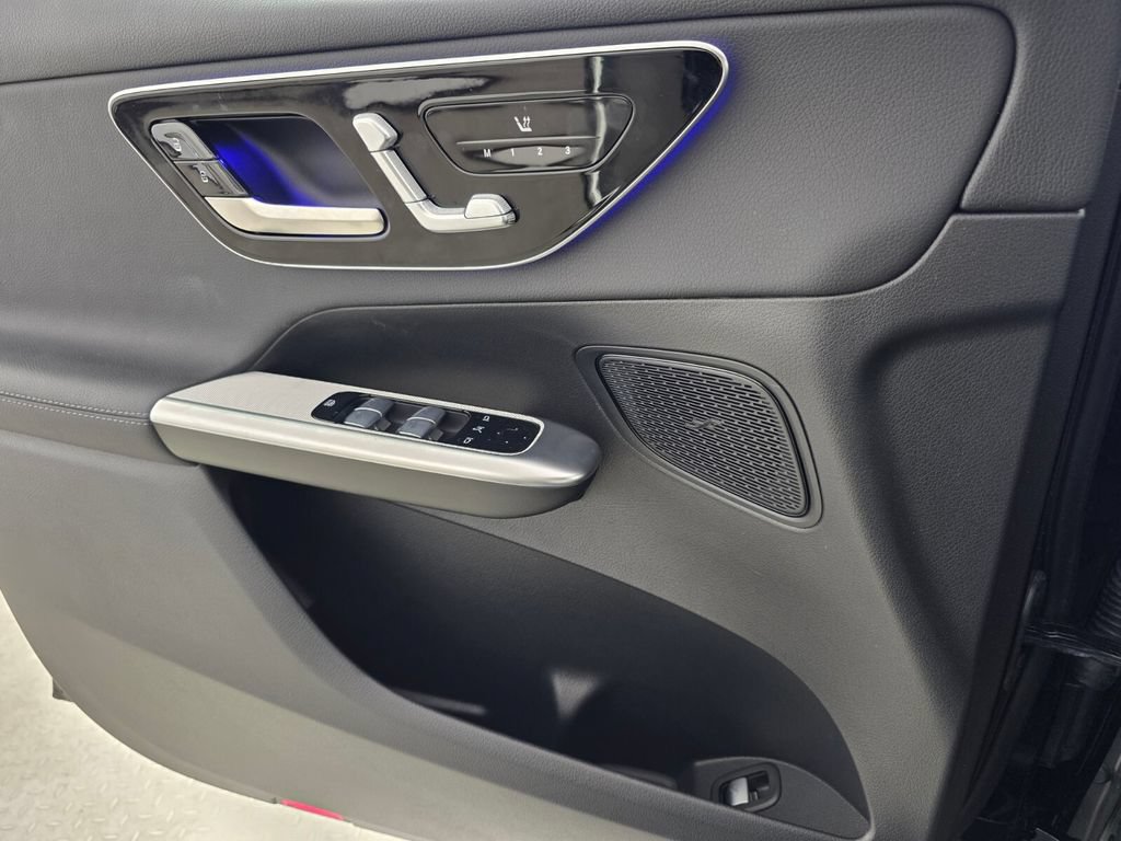 Certified 2025 Mercedes-Benz GLC 300 image 22