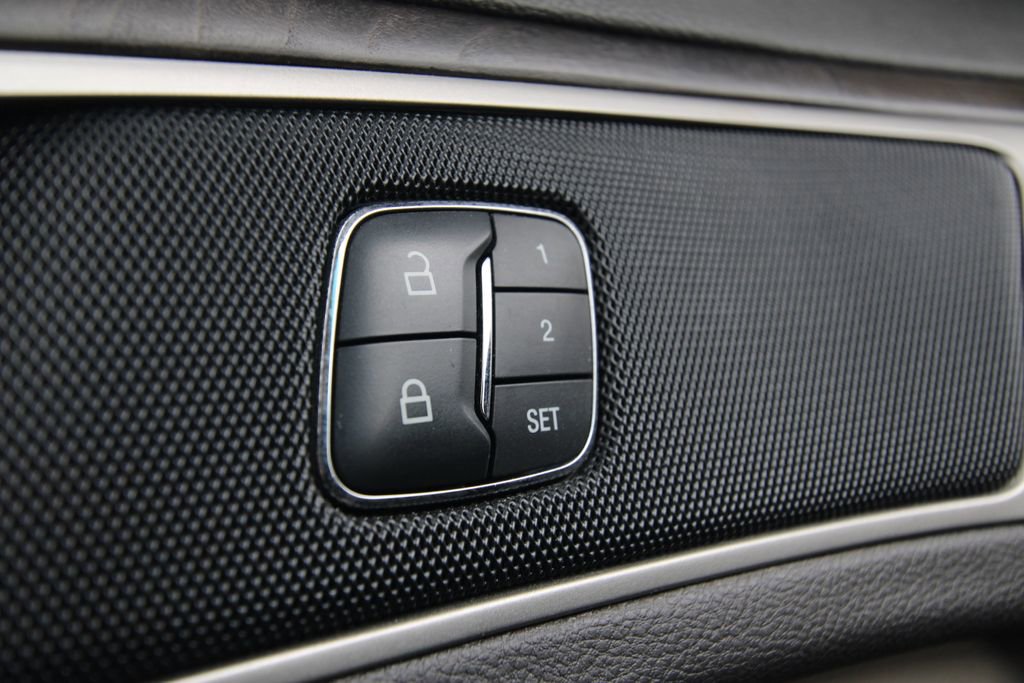 Used 2017 Lincoln MKZ Select w/ Technology Package image 25