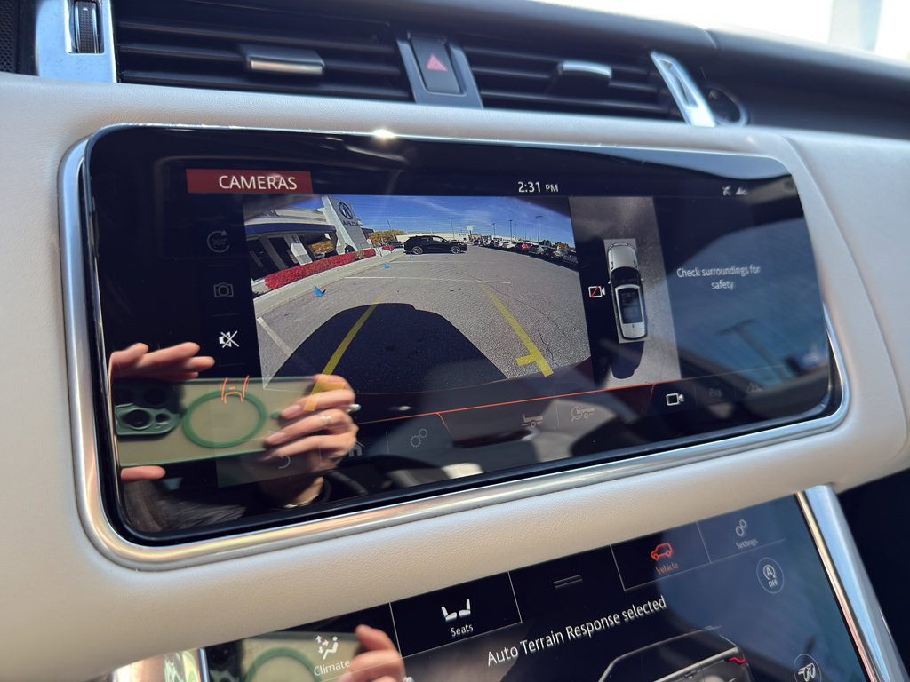 Used 2022 Land Rover Range Rover Sport SVR image 17