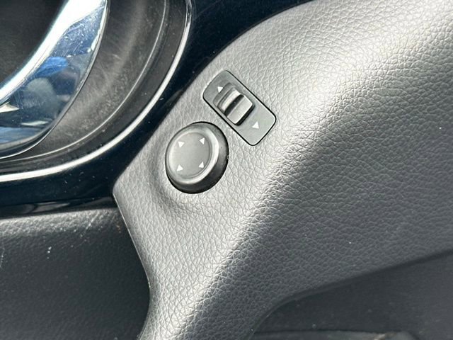 Used 2018 Nissan Rogue Sport SV AWD/4WD image 19