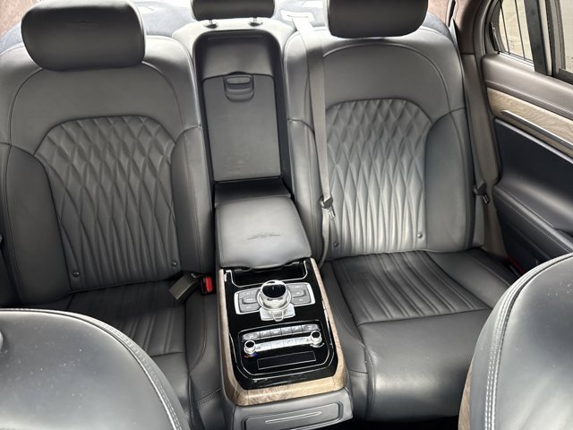 Used 2021 Genesis G90 3.3T Premium image 29