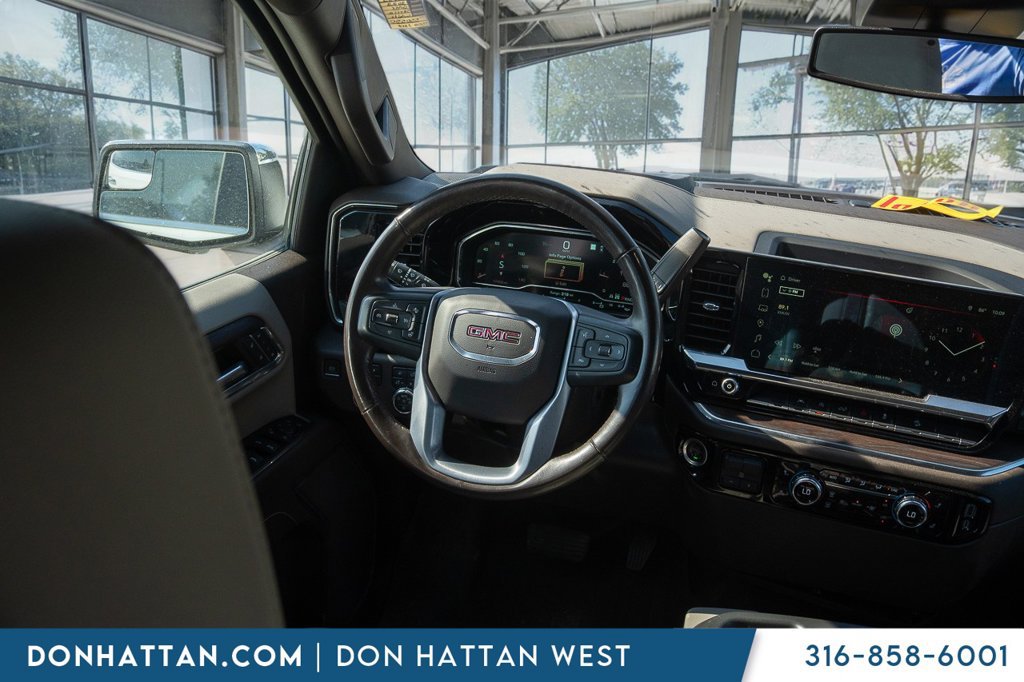 Used 2022 GMC Sierra 1500 SLT AWD/4WD image 12