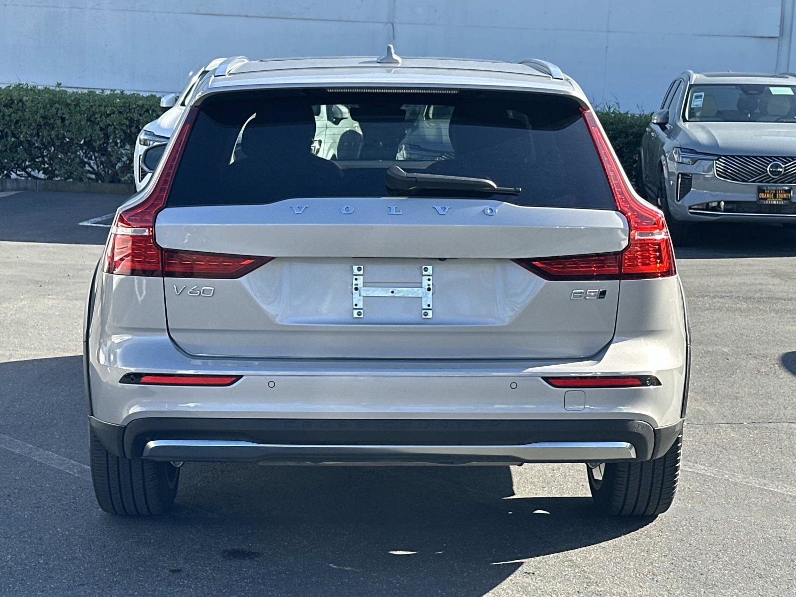 Certified 2025 Volvo V60 B5 Cross Country Plus image 6