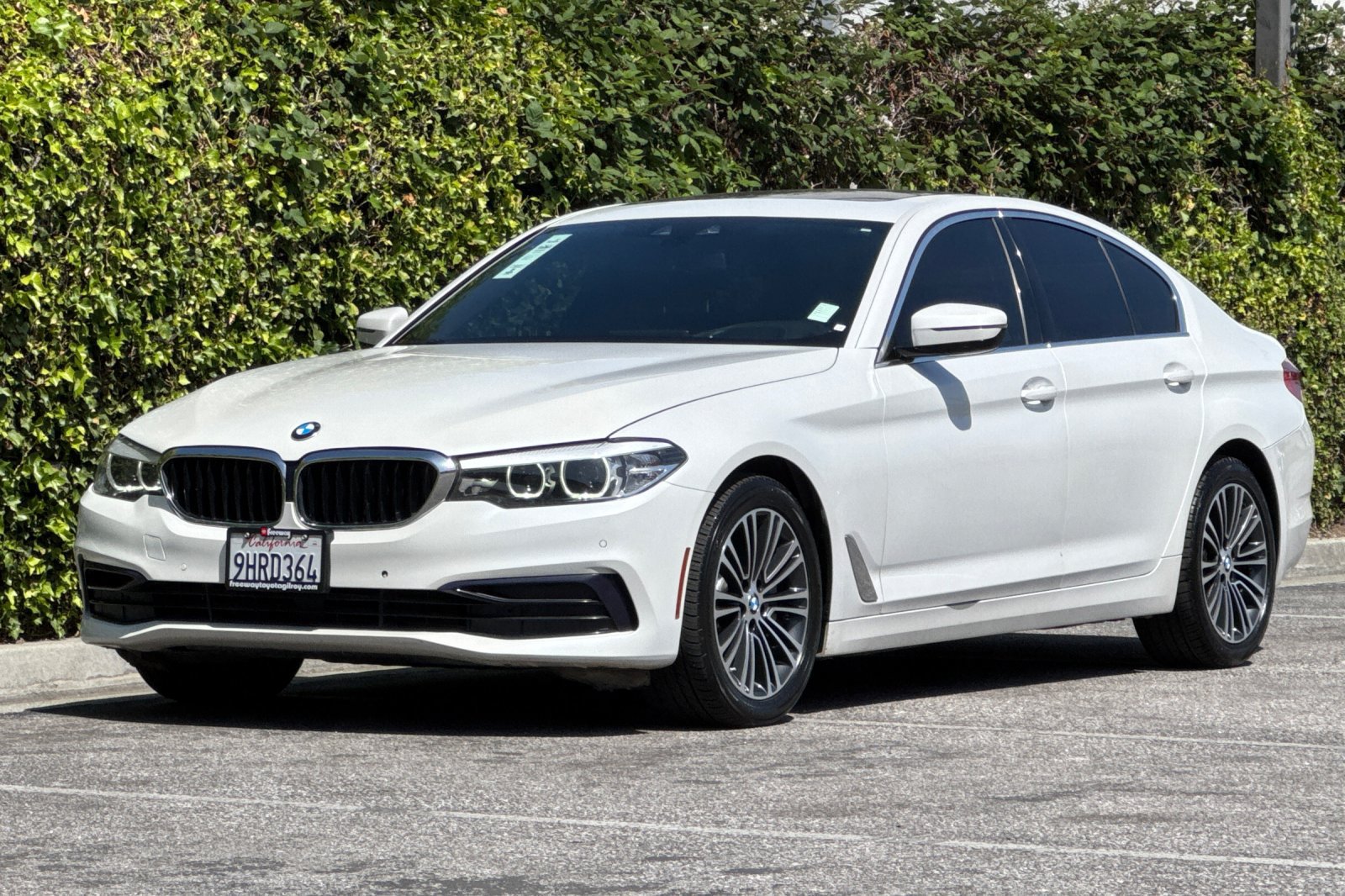 Used 2019 BMW 530i w/ Convenience Package RWD image 10