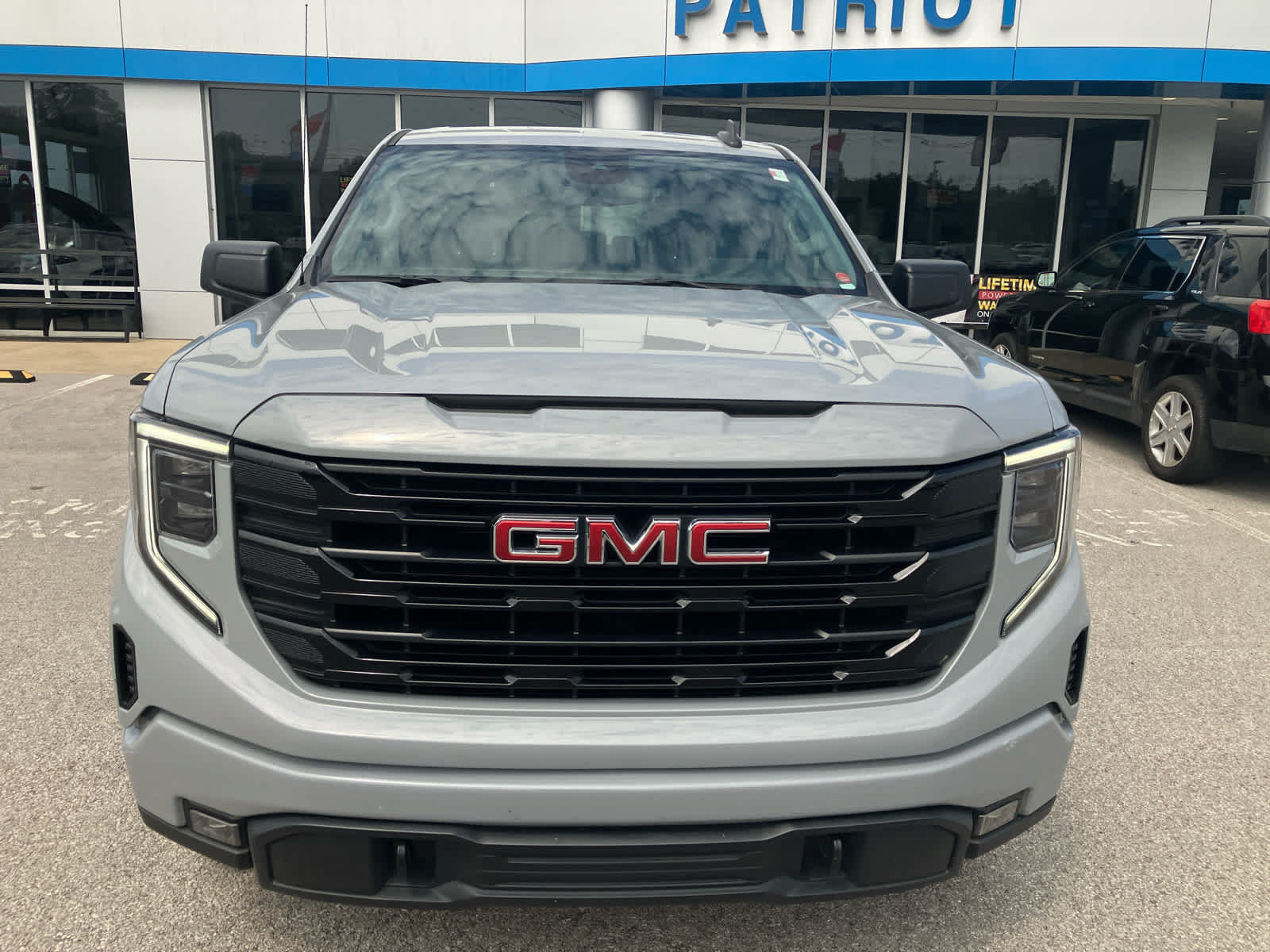 Used 2024 GMC Sierra 1500 Elevation w/ X31 Off-Road Package AWD/4WD image 2