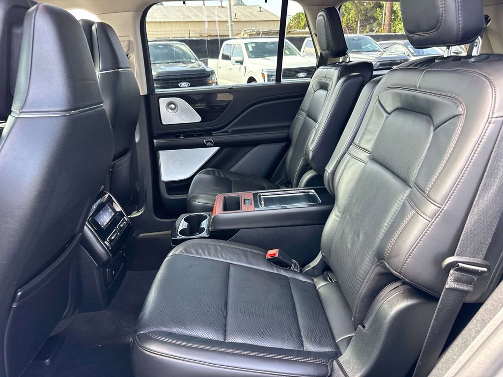 Certified 2023 Lincoln Aviator Reserve w/ Equipment Group 201A image 11