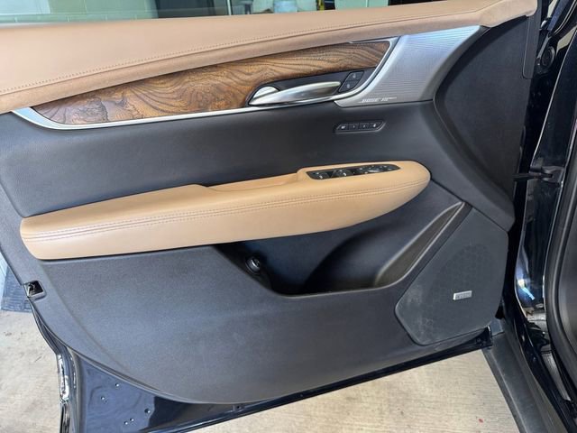 Used 2022 Cadillac XT5 Premium Luxury w/ Platinum Package AWD/4WD image 4