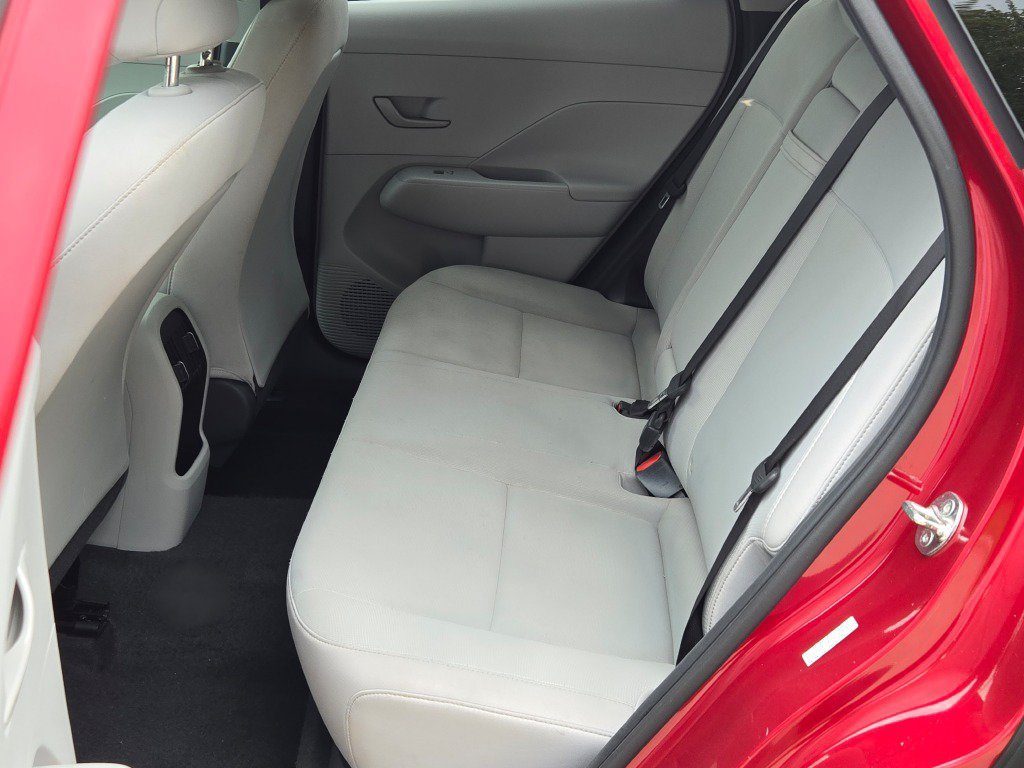 Used 2025 Hyundai Kona SEL AWD/4WD image 15