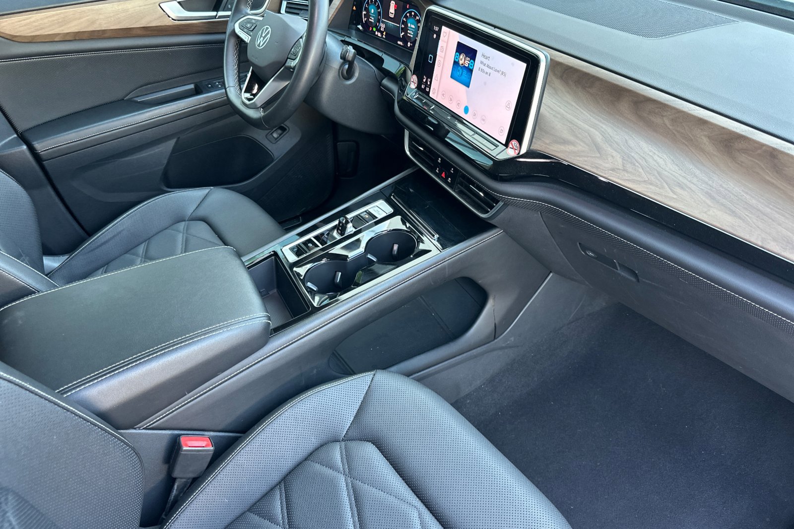 Certified 2024 Volkswagen Atlas SE image 17