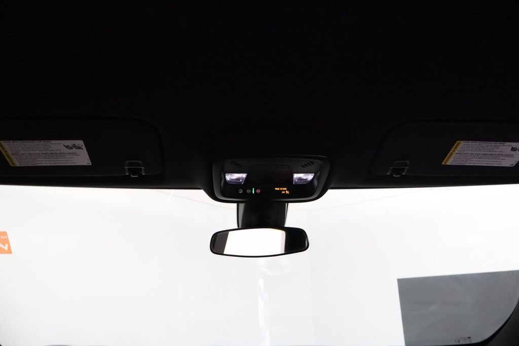 Used 2023 Chevrolet Traverse LT FWD image 32