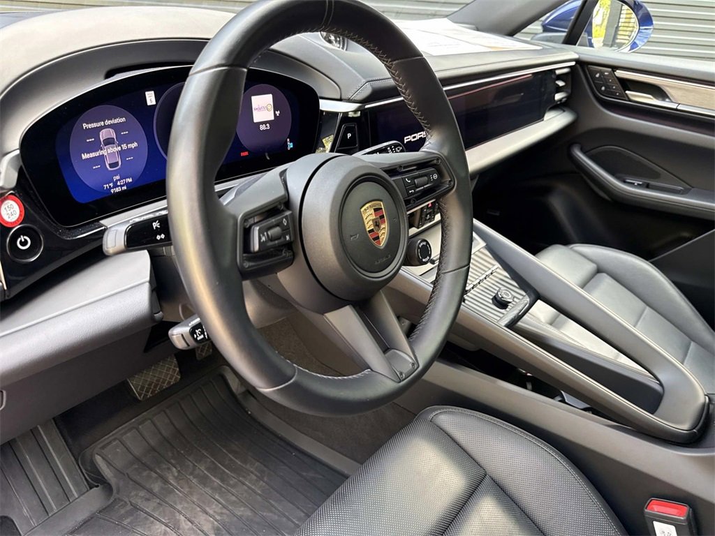 Used 2024 Porsche Macan 4 Electric image 4