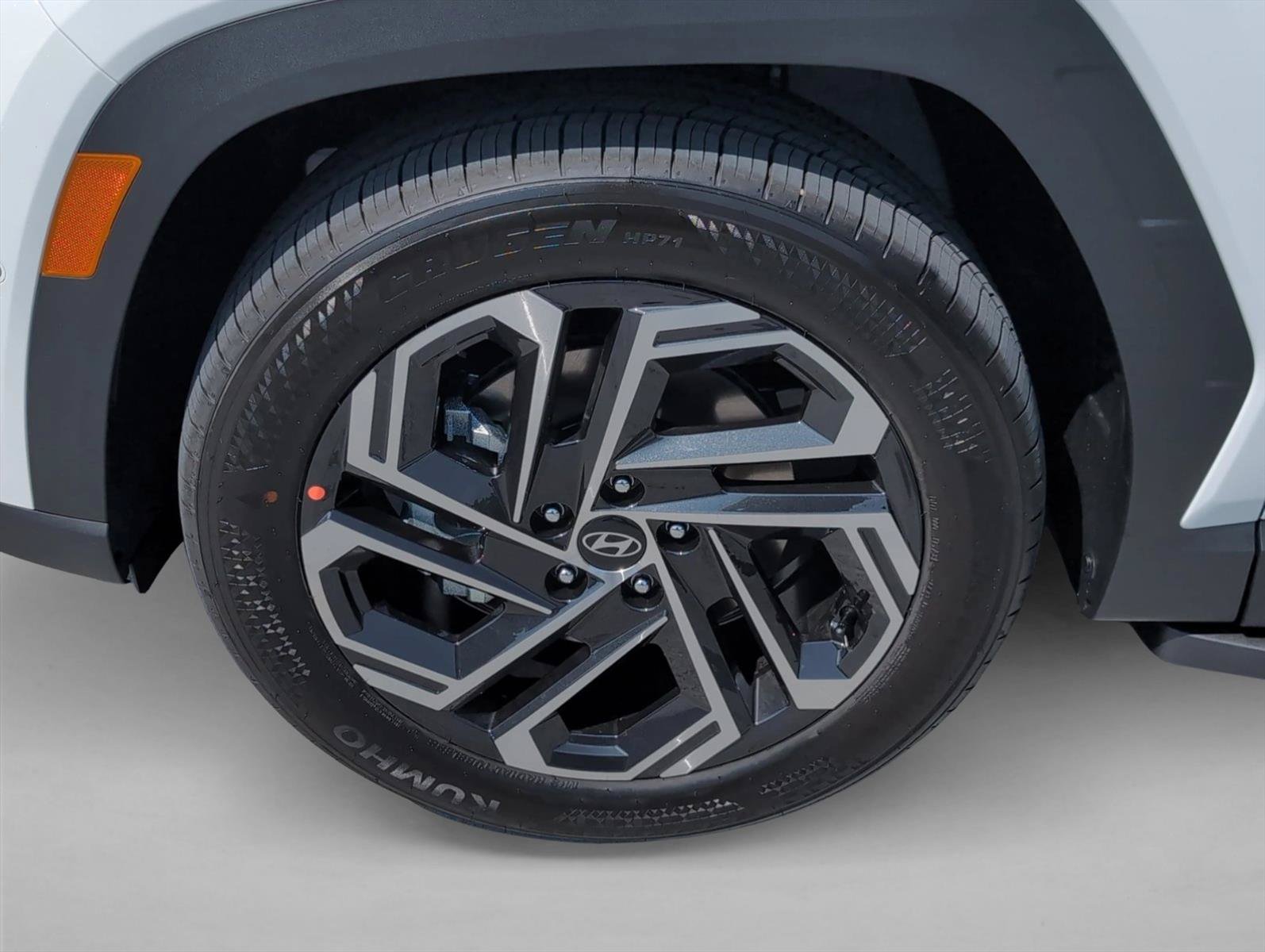 New 2026 Hyundai Tucson Limited FWD image 10