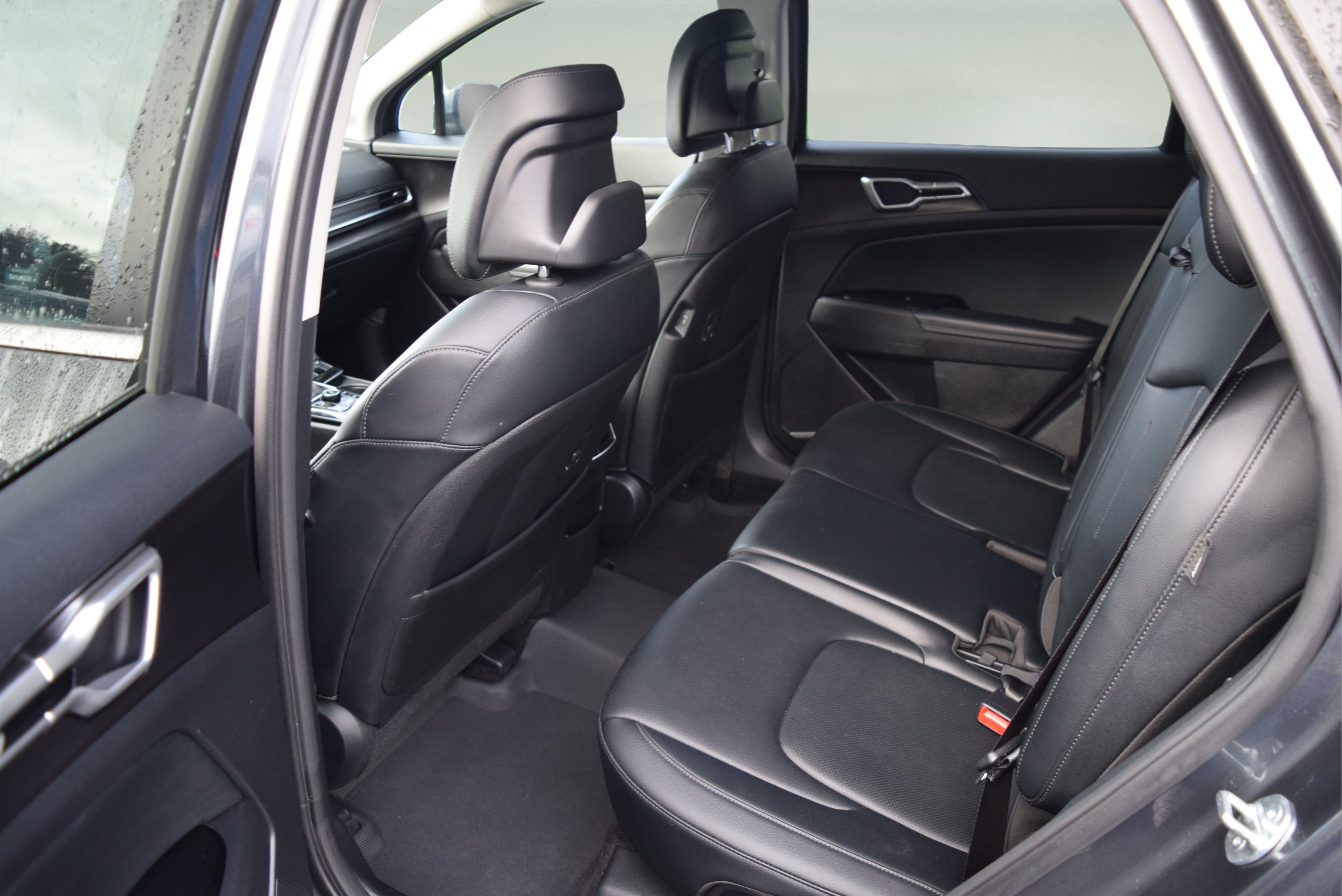 Used 2024 Kia Sportage EX AWD/4WD image 8