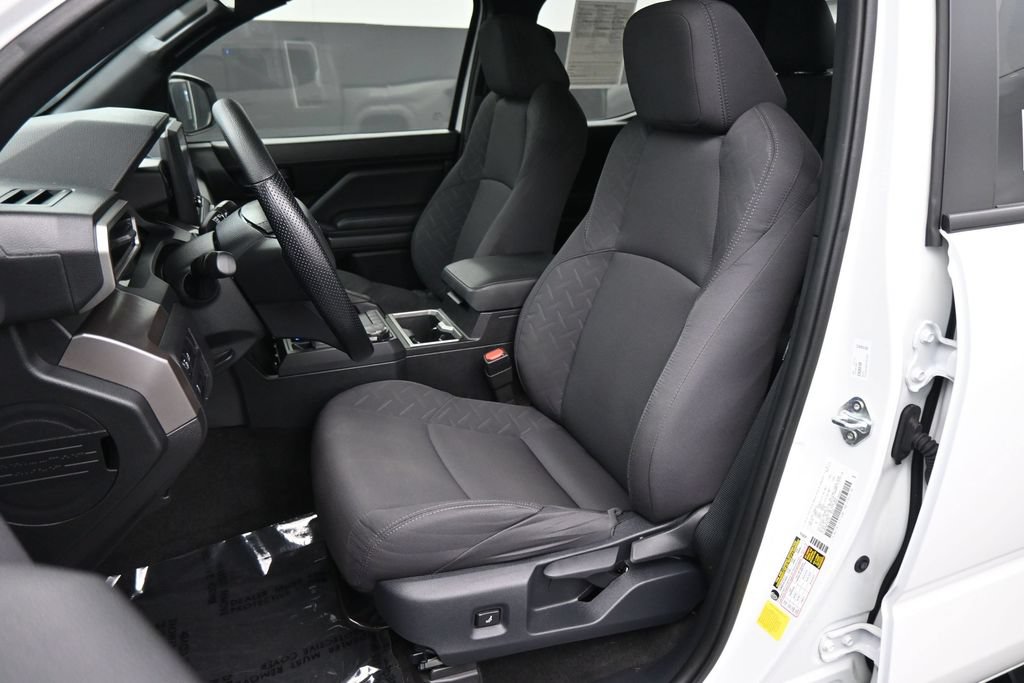 Used 2024 Toyota Tacoma SR5 AWD/4WD image 15