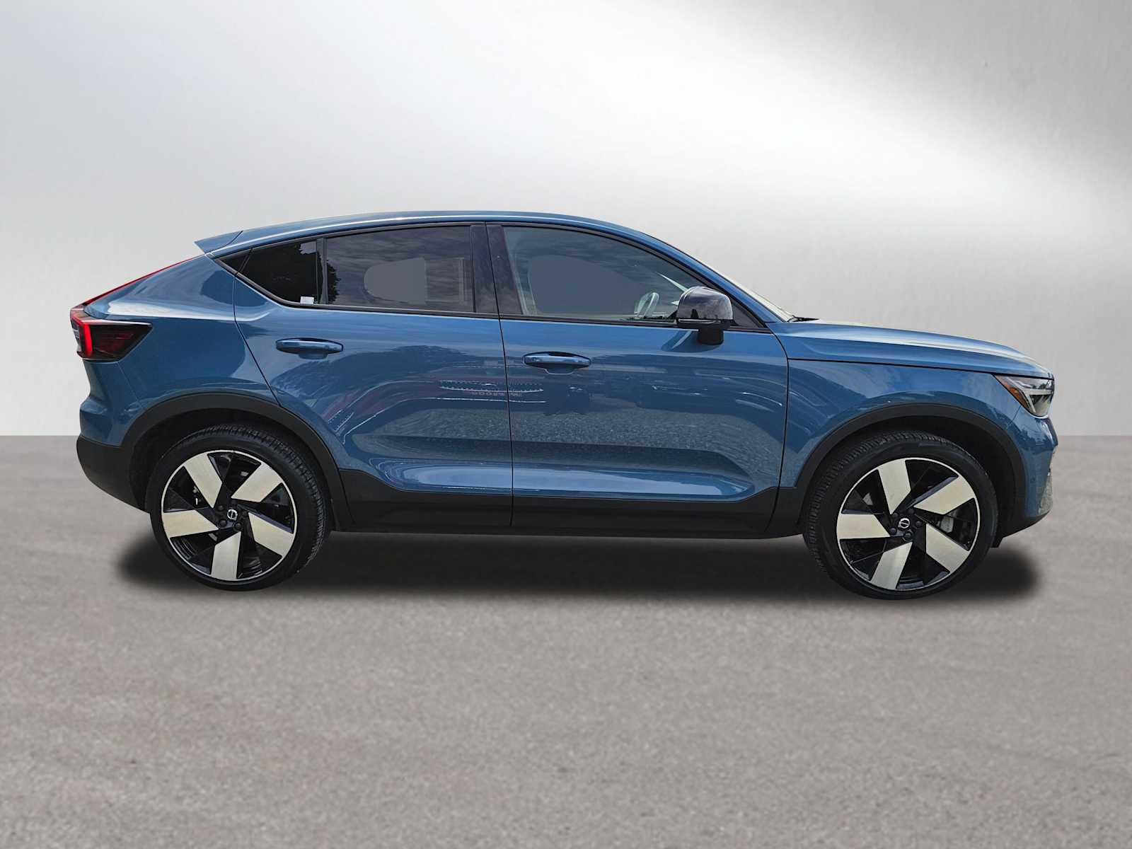 Certified 2023 Volvo C40 P8 Recharge Ultimate w/ Protection Package Premier image 2