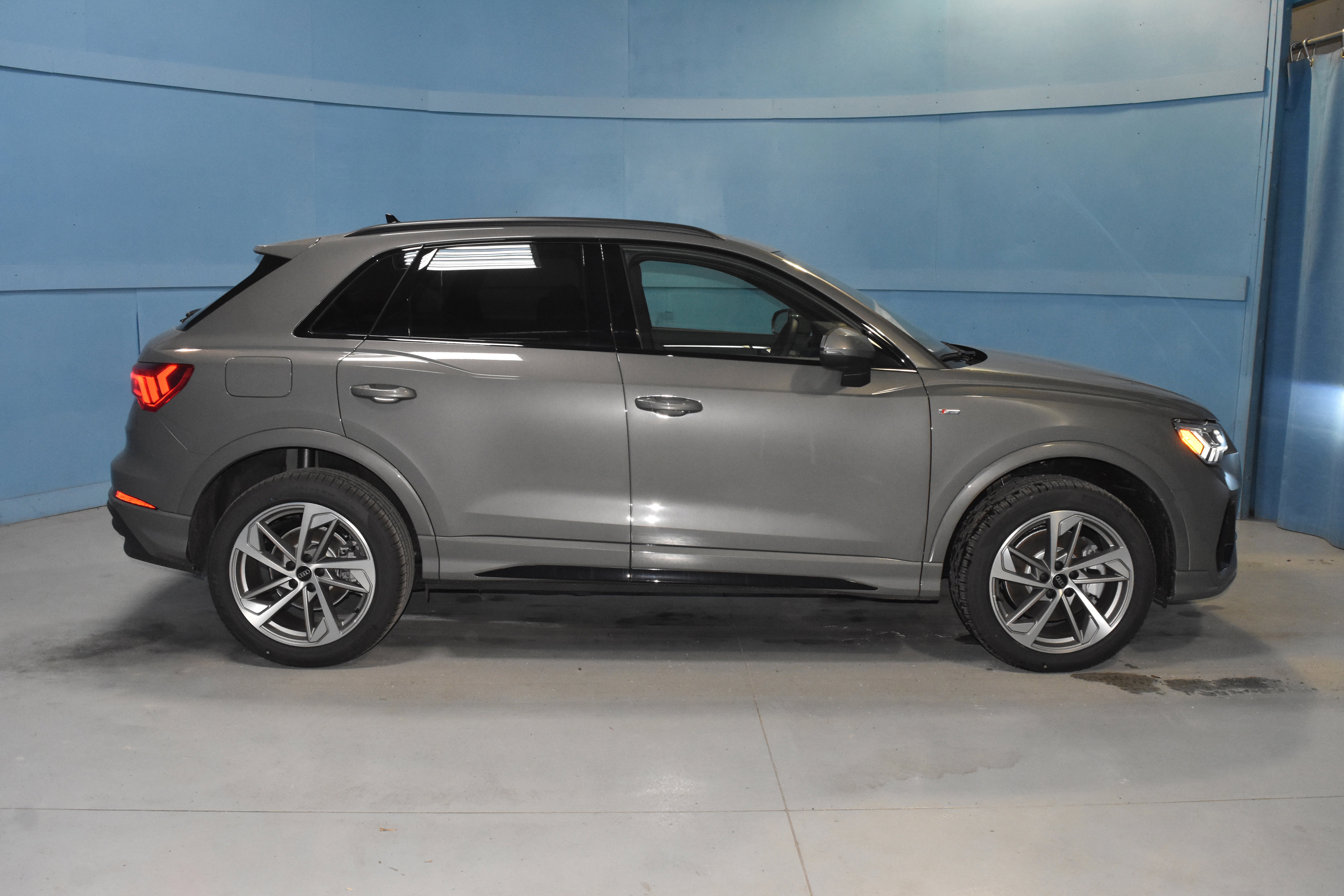 New 2025 Audi Q3 2.0T Premium image 22