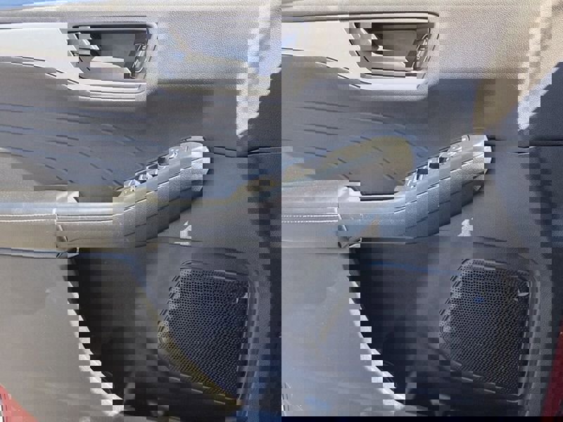 Used 2022 Ford Escape SE w/ SE Sport Appearance Package image 28