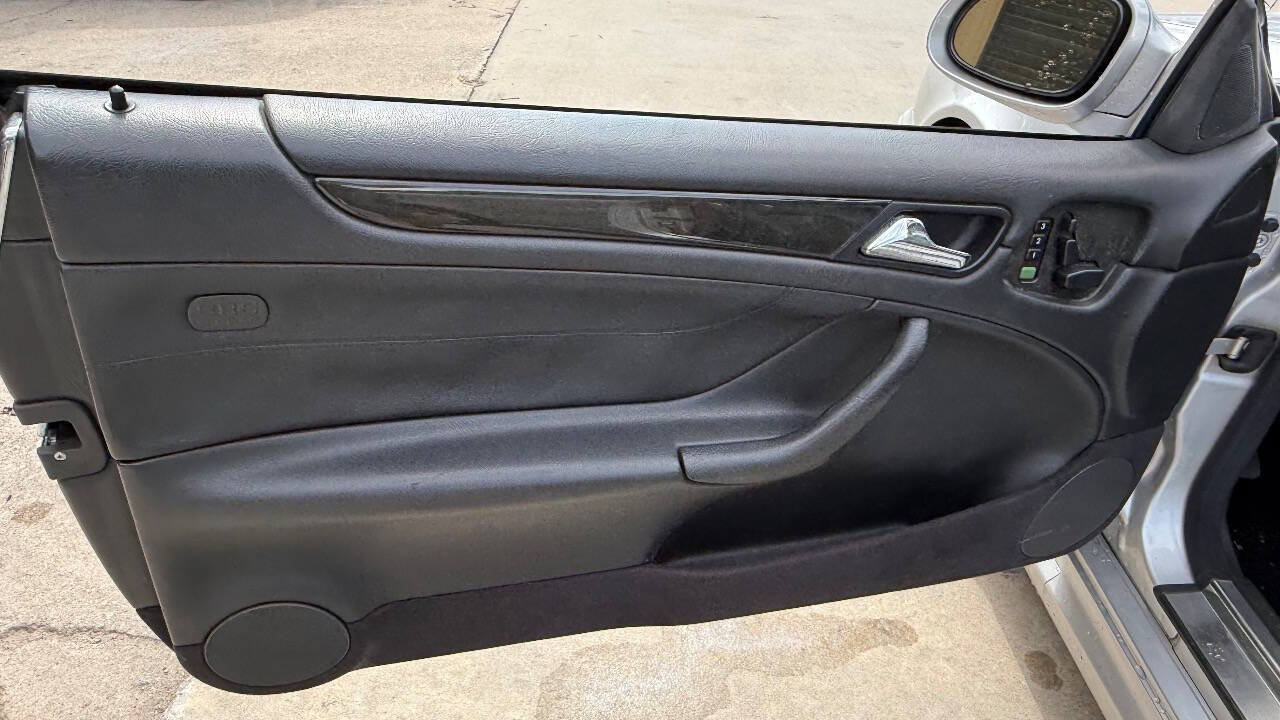 Used 2000 Mercedes-Benz CLK 430 Cabriolet image 34