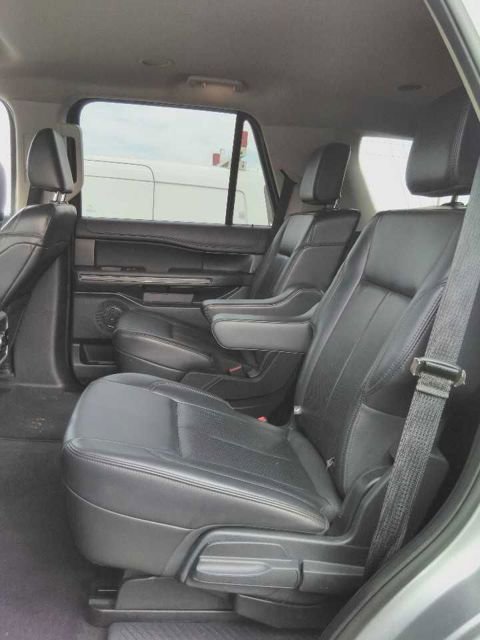 Used 2024 Ford Expedition XLT image 4