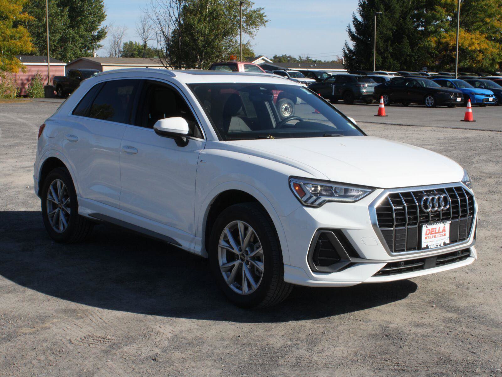 Used 2025 Audi Q3 2.0T Premium AWD/4WD image 3