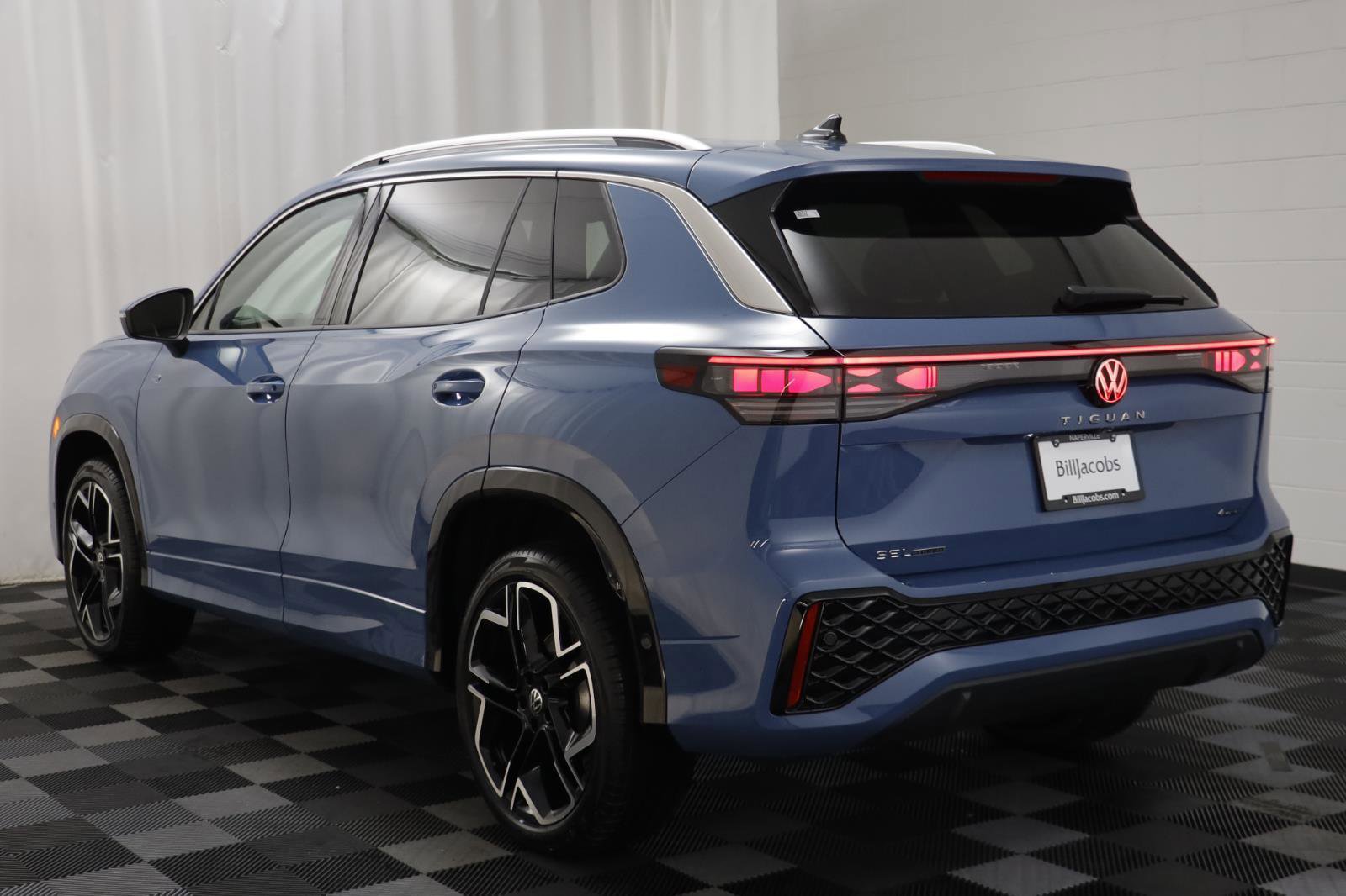 New 2026 Volkswagen Tiguan SEL R-Line image 17